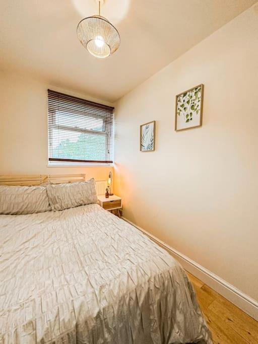 Bright & Spacious Split Level Flat In Kennington London Exterior photo