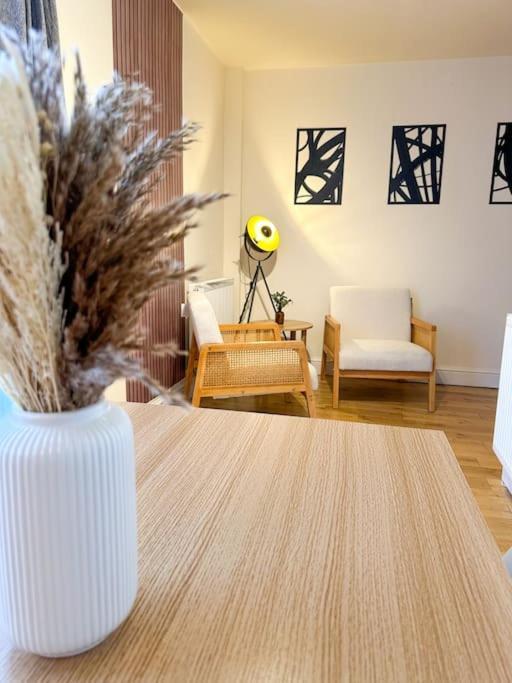 Bright & Spacious Split Level Flat In Kennington London Exterior photo