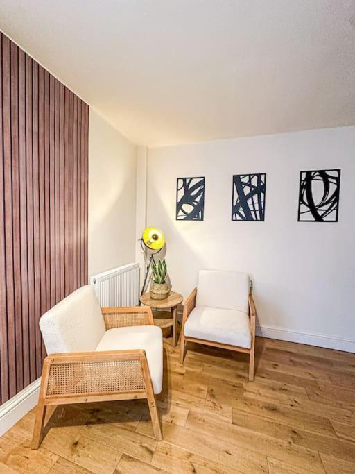 Bright & Spacious Split Level Flat In Kennington London Exterior photo